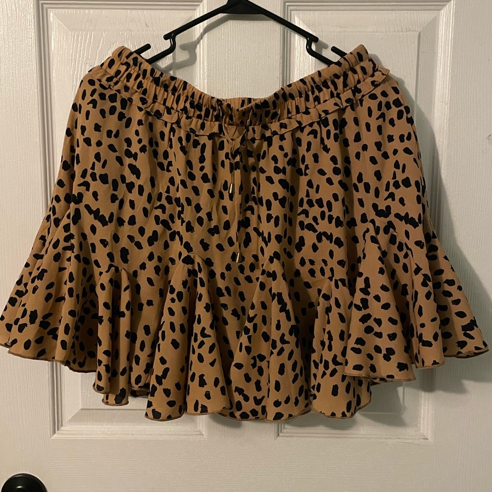 Entro leopard skirt, size large